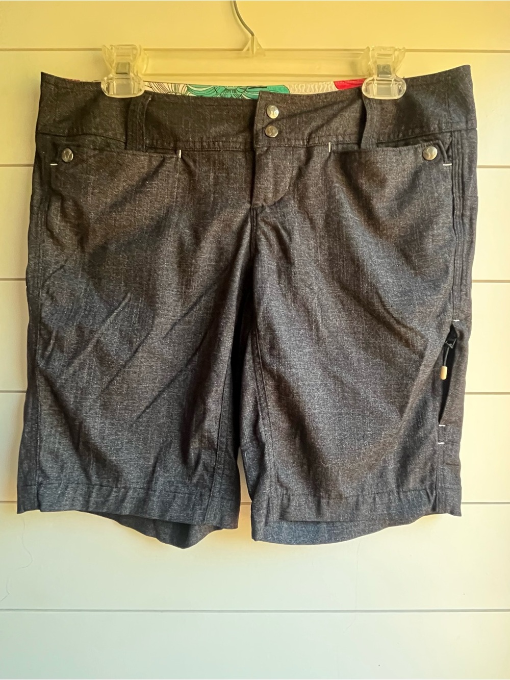 Lululemon Outdoor Bermuda
Cargo Shorts Black
Heathered Hiking Gorpcore SZ 6
